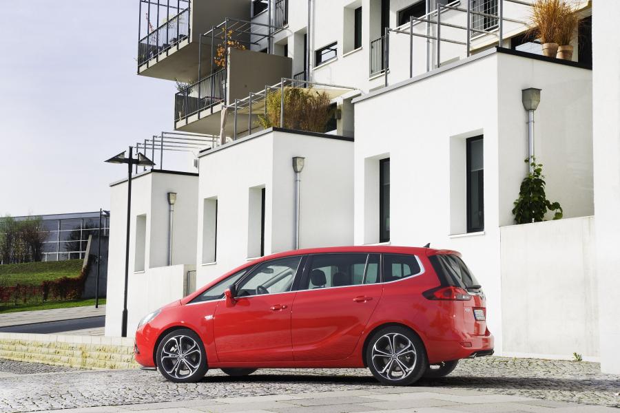  Opel Zafira Tourer 1.6 CDTi Ecotec 2013 года  (фото 5 из 46)